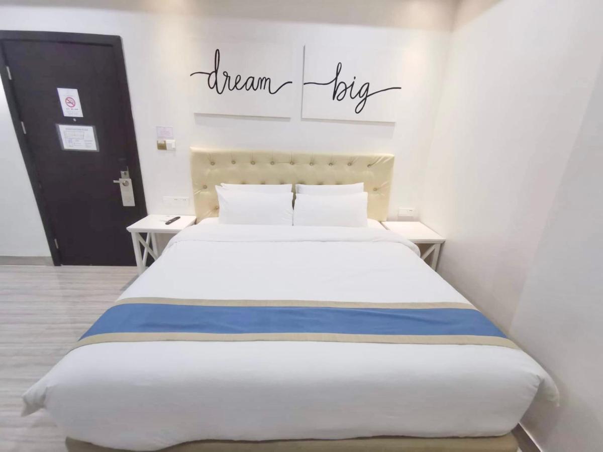 Davao City Hampton Suites מראה חיצוני תמונה