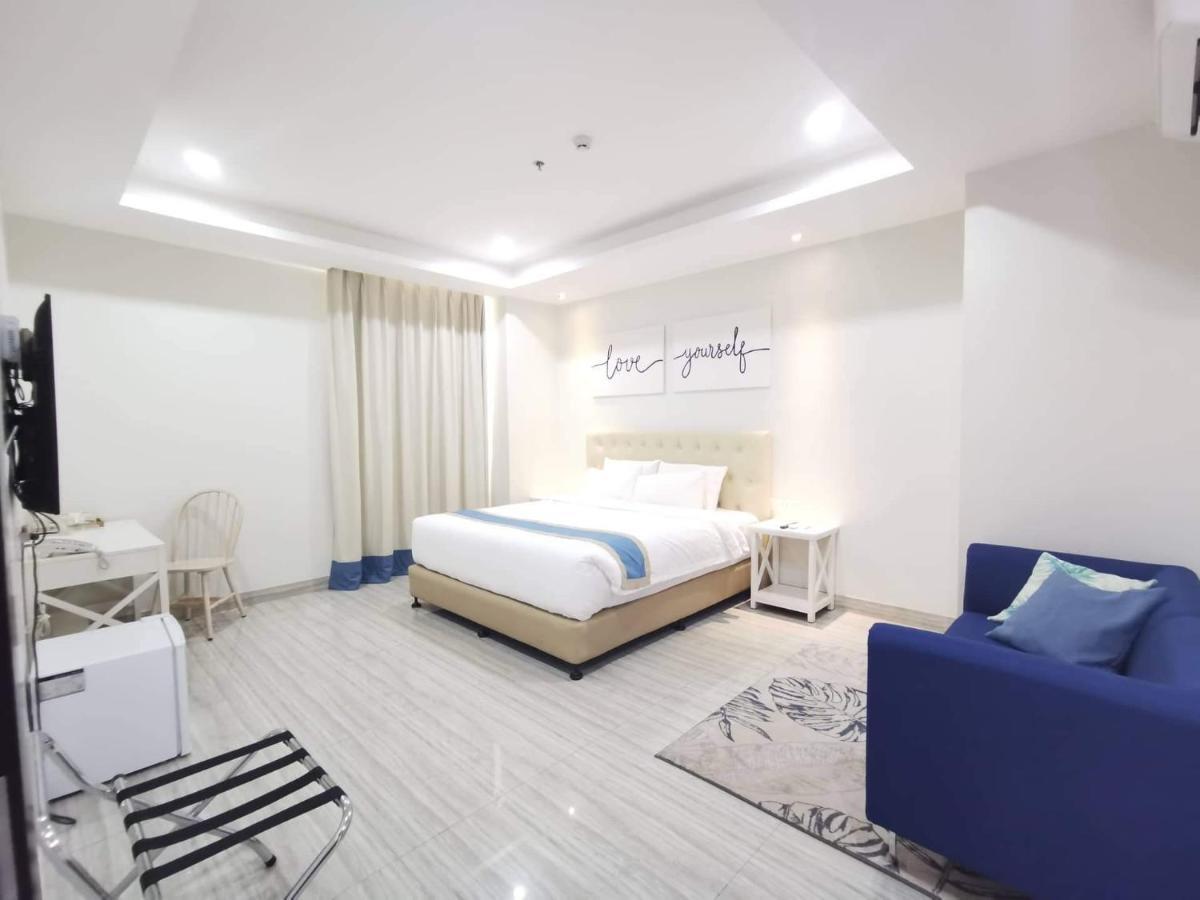 Davao City Hampton Suites מראה חיצוני תמונה