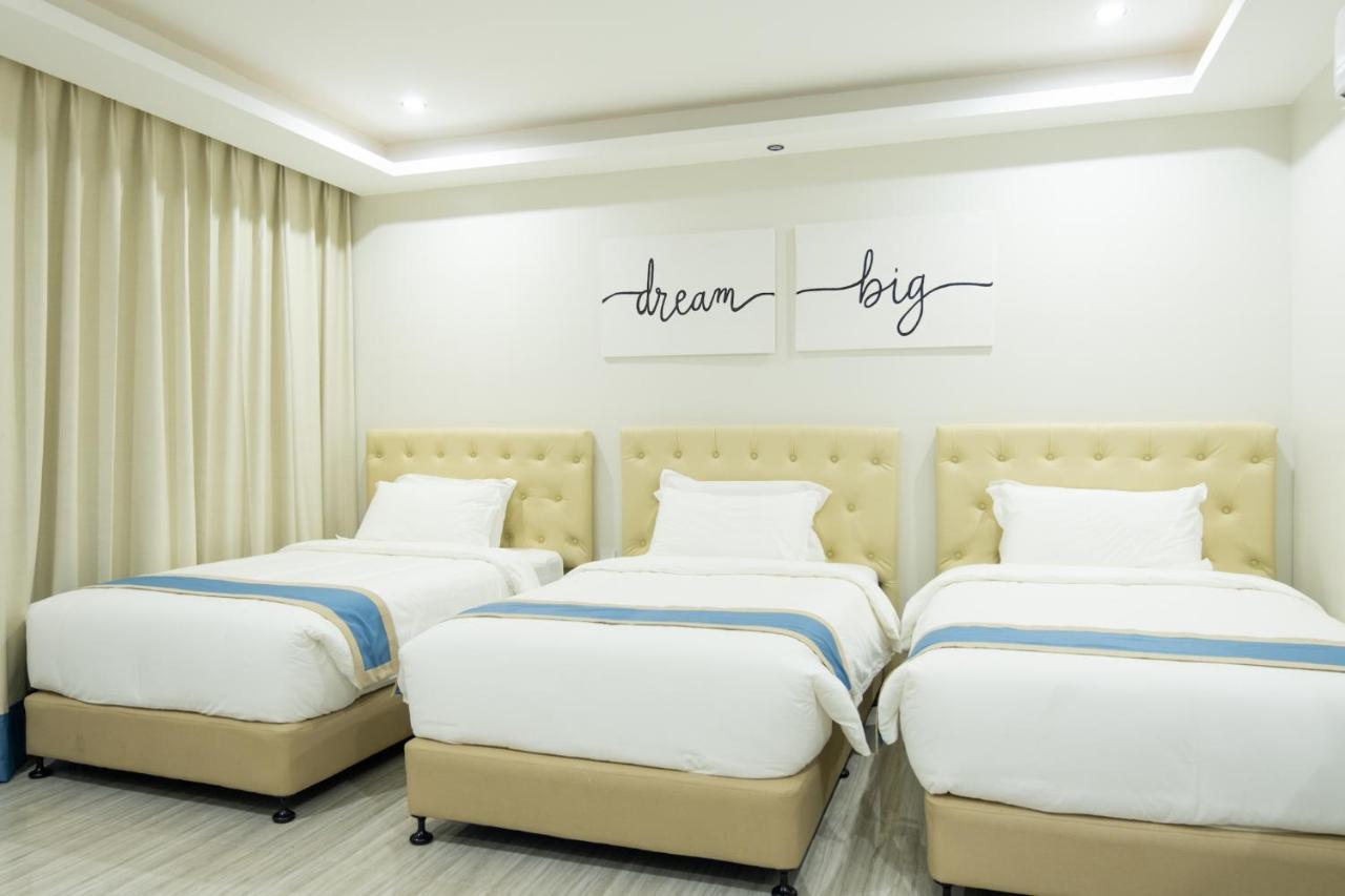 Davao City Hampton Suites מראה חיצוני תמונה