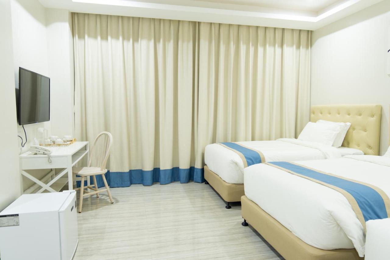 Davao City Hampton Suites מראה חיצוני תמונה